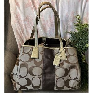Coach Hamilton Signature Tote Carry All Kiss Lock And Magnetic Closure Brown